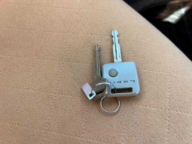 アルトラパン Ｘ２　キーレスエントリー　電動格納ミラー　ＡＴ　ＣＤ　ＭＤ　エアコン　パワーウィンドウ　運転席エアバッグ　助手席エアバッグ（5枚目）