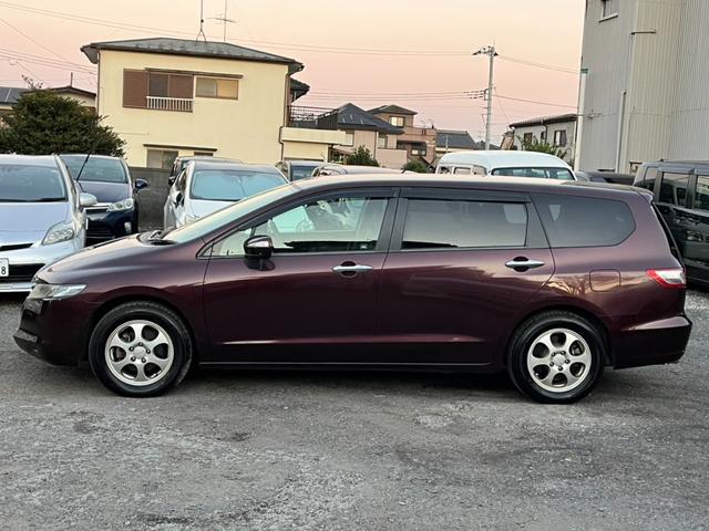 オデッセイ Ｍファインスピリット　オートライト　ＨＩＤ　キーレスエントリー　３列シート　ＣＶＴ　アルミホイール　ＣＤ　ＵＳＢ　ミュージックプレイヤー接続可　盗難防止システム　衝突安全ボディ　ＡＢＳ　エアコン　パワーステアリング（14枚目）