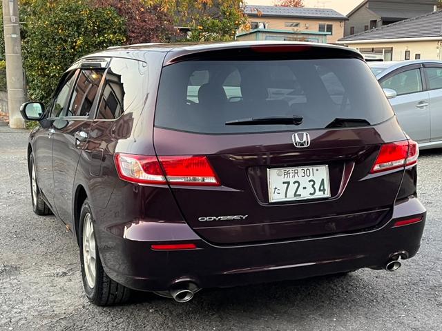 オデッセイ Ｍファインスピリット　オートライト　ＨＩＤ　キーレスエントリー　３列シート　ＣＶＴ　アルミホイール　ＣＤ　ＵＳＢ　ミュージックプレイヤー接続可　盗難防止システム　衝突安全ボディ　ＡＢＳ　エアコン　パワーステアリング（17枚目）