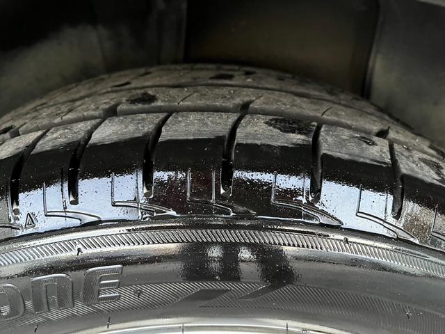 オデッセイ Ｍファインスピリット　オートライト　ＨＩＤ　キーレスエントリー　３列シート　ＣＶＴ　アルミホイール　ＣＤ　ＵＳＢ　ミュージックプレイヤー接続可　盗難防止システム　衝突安全ボディ　ＡＢＳ　エアコン　パワーステアリング（27枚目）