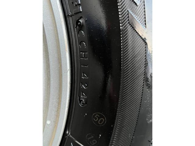 オデッセイ Ｍファインスピリット　オートライト　ＨＩＤ　キーレスエントリー　３列シート　ＣＶＴ　アルミホイール　ＣＤ　ＵＳＢ　ミュージックプレイヤー接続可　盗難防止システム　衝突安全ボディ　ＡＢＳ　エアコン　パワーステアリング（28枚目）