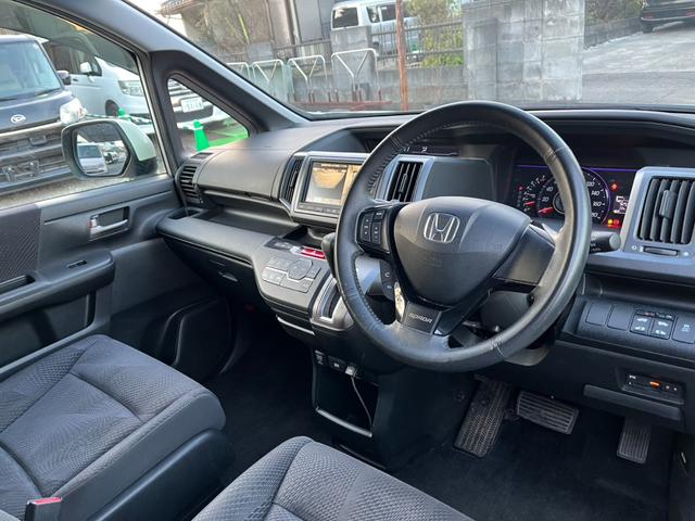 ステップワゴンスパーダ クールスピリット ETC 全周囲カメラ ナビ TV 両側電動スライドドア オートライト HID スマートキー 後席モニター 3列シート CVT アルミホイール CD USB(2枚目)