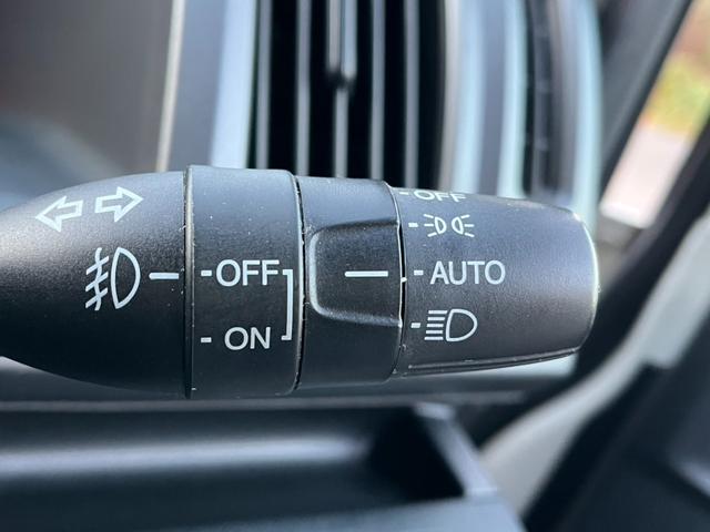 ステップワゴンスパーダ クールスピリット ETC 全周囲カメラ ナビ TV 両側電動スライドドア オートライト HID スマートキー 後席モニター 3列シート CVT アルミホイール CD USB(7枚目)