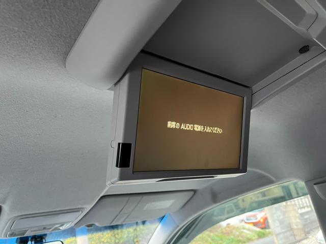 ステップワゴンスパーダ クールスピリット ETC 全周囲カメラ ナビ TV 両側電動スライドドア オートライト HID スマートキー 後席モニター 3列シート CVT アルミホイール CD USB(9枚目)