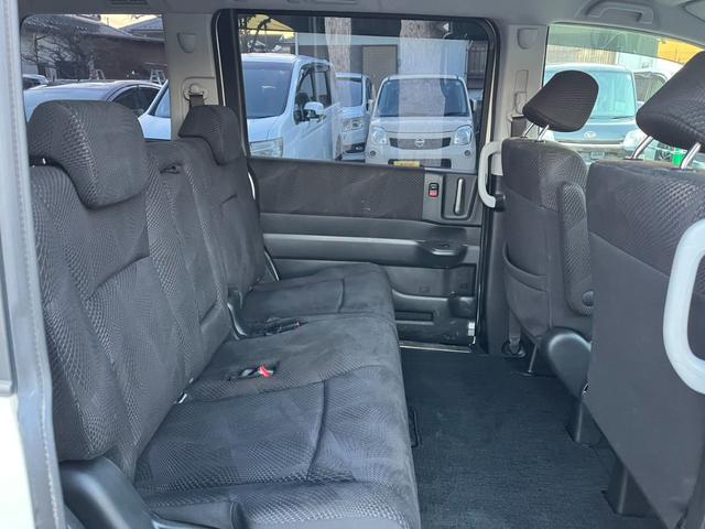 ステップワゴンスパーダ クールスピリット ETC 全周囲カメラ ナビ TV 両側電動スライドドア オートライト HID スマートキー 後席モニター 3列シート CVT アルミホイール CD USB(11枚目)