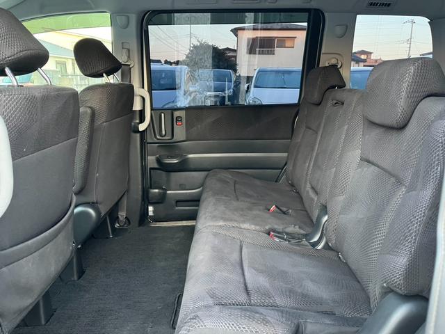 ステップワゴンスパーダ クールスピリット ETC 全周囲カメラ ナビ TV 両側電動スライドドア オートライト HID スマートキー 後席モニター 3列シート CVT アルミホイール CD USB(27枚目)