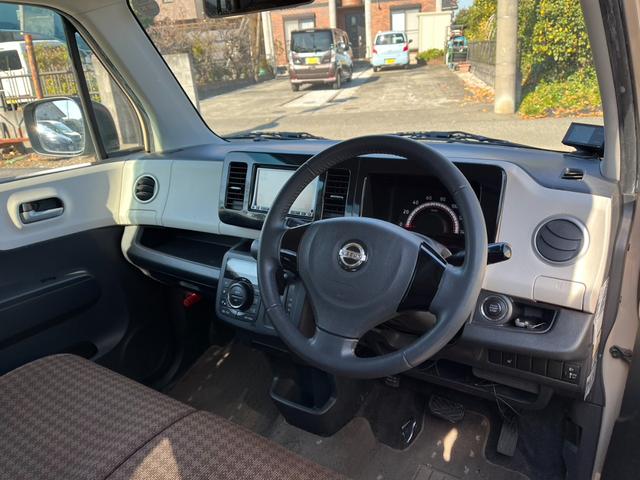 モコ Ｇ　ＦＯＵＲ　４ＷＤ　ナビ　ＴＶ　スマートキー　シートヒーター　ベンチシート　ＣＶＴ　盗難防止システム　ＡＢＳ　ＣＤ　アルミホイール　衝突安全ボディ　エアコン　パワーステアリング（2枚目）