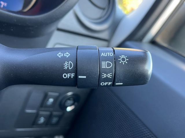 ステラ カスタムR スマートアシスト 4WD ETC 衝突被害軽減システム オートライト LEDヘッドランプ スマートキー アイドリングストップ ベンチシート CVT 盗難防止システム ABS ESC CD USB(7枚目)