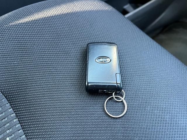 ステラ カスタムR スマートアシスト 4WD ETC 衝突被害軽減システム オートライト LEDヘッドランプ スマートキー アイドリングストップ ベンチシート CVT 盗難防止システム ABS ESC CD USB(8枚目)