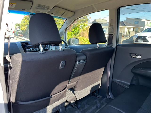 ステラ カスタムR スマートアシスト 4WD ETC 衝突被害軽減システム オートライト LEDヘッドランプ スマートキー アイドリングストップ ベンチシート CVT 盗難防止システム ABS ESC CD USB(11枚目)