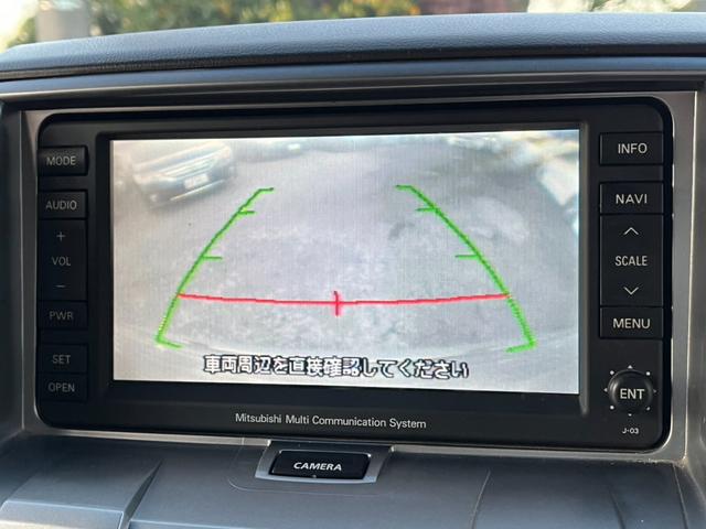 デリカＤ：５ Ｇ　ナビパッケージ　４ＷＤ　ＥＴＣ　ナビ　ＴＶ　オートクルーズコントロール　両側スライド・片側電動　オートライト　ＨＩＤ　スマートキー　電動格納ミラー　３列シート　ＣＶＴ　アルミホイール　ＣＤ　ＤＶＤ再生（6枚目）