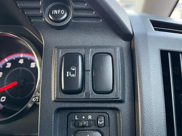 デリカＤ：５ Ｇ　ナビパッケージ　４ＷＤ　ＥＴＣ　ナビ　ＴＶ　オートクルーズコントロール　両側スライド・片側電動　オートライト　ＨＩＤ　スマートキー　電動格納ミラー　３列シート　ＣＶＴ　アルミホイール　ＣＤ　ＤＶＤ再生（11枚目）