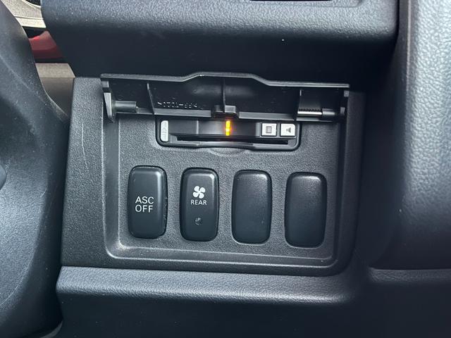 デリカＤ：５ Ｇ　ナビパッケージ　４ＷＤ　ＥＴＣ　ナビ　ＴＶ　オートクルーズコントロール　両側スライド・片側電動　オートライト　ＨＩＤ　スマートキー　電動格納ミラー　３列シート　ＣＶＴ　アルミホイール　ＣＤ　ＤＶＤ再生（12枚目）