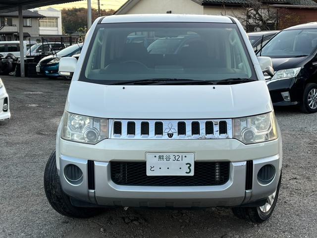 デリカＤ：５ Ｇ　ナビパッケージ　４ＷＤ　ＥＴＣ　ナビ　ＴＶ　オートクルーズコントロール　両側スライド・片側電動　オートライト　ＨＩＤ　スマートキー　電動格納ミラー　３列シート　ＣＶＴ　アルミホイール　ＣＤ　ＤＶＤ再生（14枚目）