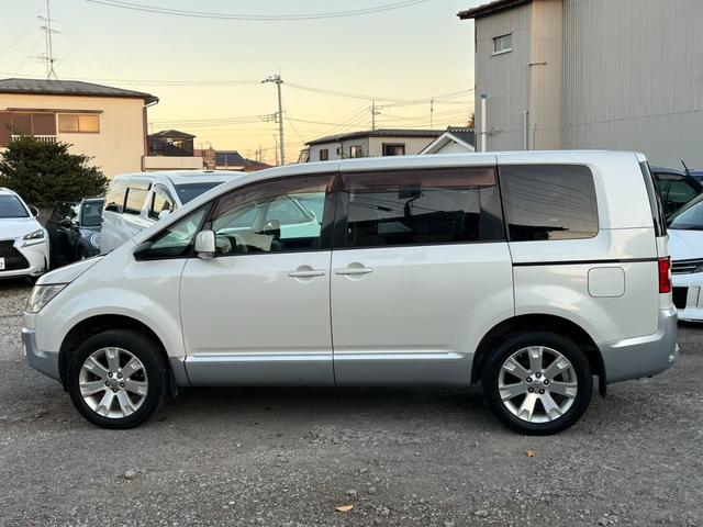 デリカＤ：５ Ｇ　ナビパッケージ　４ＷＤ　ＥＴＣ　ナビ　ＴＶ　オートクルーズコントロール　両側スライド・片側電動　オートライト　ＨＩＤ　スマートキー　電動格納ミラー　３列シート　ＣＶＴ　アルミホイール　ＣＤ　ＤＶＤ再生（20枚目）