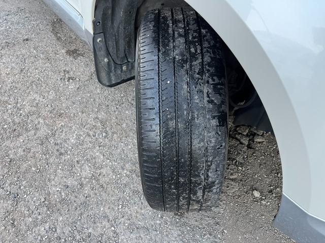 デリカＤ：５ Ｇ　ナビパッケージ　４ＷＤ　ＥＴＣ　ナビ　ＴＶ　オートクルーズコントロール　両側スライド・片側電動　オートライト　ＨＩＤ　スマートキー　電動格納ミラー　３列シート　ＣＶＴ　アルミホイール　ＣＤ　ＤＶＤ再生（21枚目）