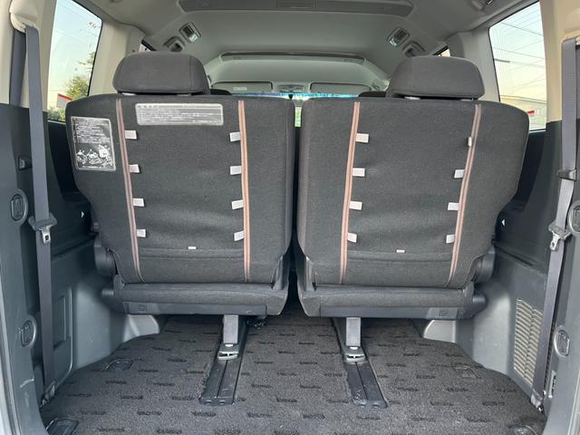 デリカＤ：５ Ｇ　ナビパッケージ　４ＷＤ　ＥＴＣ　ナビ　ＴＶ　オートクルーズコントロール　両側スライド・片側電動　オートライト　ＨＩＤ　スマートキー　電動格納ミラー　３列シート　ＣＶＴ　アルミホイール　ＣＤ　ＤＶＤ再生（25枚目）