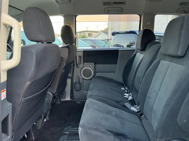 デリカＤ：５ Ｇ　ナビパッケージ　４ＷＤ　ＥＴＣ　ナビ　ＴＶ　オートクルーズコントロール　両側スライド・片側電動　オートライト　ＨＩＤ　スマートキー　電動格納ミラー　３列シート　ＣＶＴ　アルミホイール　ＣＤ　ＤＶＤ再生（30枚目）