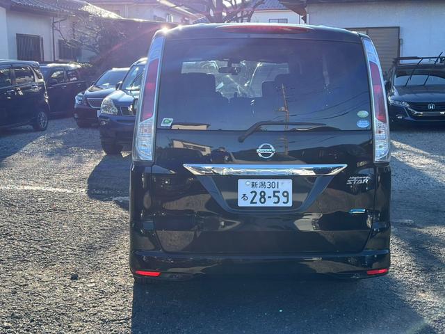 セレナ ハイウェイスター Vセレクション 4WD オートクルーズコントロール 両側電動スライドドア オートライト スマートキー 電動格納ミラー 3列シート CVT アルミホイール ミュージックプレイヤー接続可(16枚目)