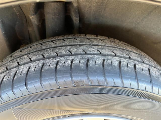 セレナ ハイウェイスター Vセレクション 4WD オートクルーズコントロール 両側電動スライドドア オートライト スマートキー 電動格納ミラー 3列シート CVT アルミホイール ミュージックプレイヤー接続可(23枚目)