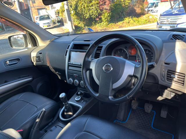 エクストレイル ２０ＧＴ　４ＷＤ　バックカメラ　ナビ　ＴＶ　アルミホイール　スマートキー　ＭＴ　盗難防止システム　衝突安全ボディ　ＵＳＢ　ミュージックプレイヤー接続可　Ｂｌｕｅｔｏｏｔｈ　ＡＢＳ　エアコン　パワーステアリング（2枚目）