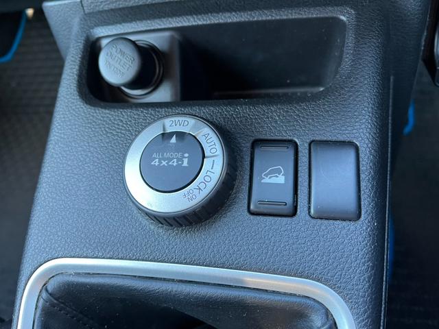 エクストレイル ２０ＧＴ　４ＷＤ　バックカメラ　ナビ　ＴＶ　アルミホイール　スマートキー　ＭＴ　盗難防止システム　衝突安全ボディ　ＵＳＢ　ミュージックプレイヤー接続可　Ｂｌｕｅｔｏｏｔｈ　ＡＢＳ　エアコン　パワーステアリング（8枚目）