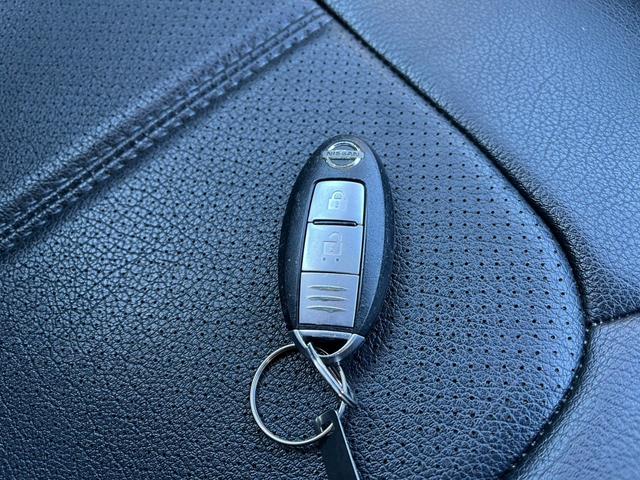 エクストレイル ２０ＧＴ　４ＷＤ　バックカメラ　ナビ　ＴＶ　アルミホイール　スマートキー　ＭＴ　盗難防止システム　衝突安全ボディ　ＵＳＢ　ミュージックプレイヤー接続可　Ｂｌｕｅｔｏｏｔｈ　ＡＢＳ　エアコン　パワーステアリング（10枚目）