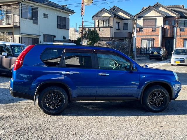 エクストレイル ２０ＧＴ　４ＷＤ　バックカメラ　ナビ　ＴＶ　アルミホイール　スマートキー　ＭＴ　盗難防止システム　衝突安全ボディ　ＵＳＢ　ミュージックプレイヤー接続可　Ｂｌｕｅｔｏｏｔｈ　ＡＢＳ　エアコン　パワーステアリング（13枚目）