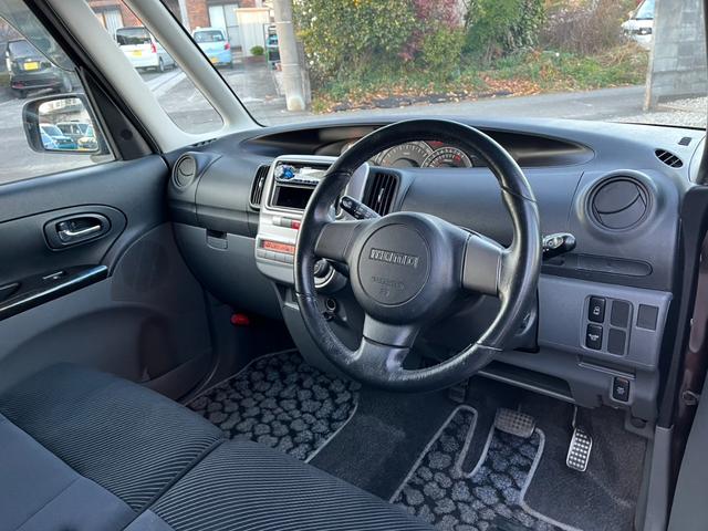 タント カスタムRS 電動スライドドア HID スマートキー ベンチシート ターボ CVT 盗難防止システム ABS CD アルミホイール 衝突安全ボディ エアコン パワーステアリング パワーウィンドウ(2枚目)