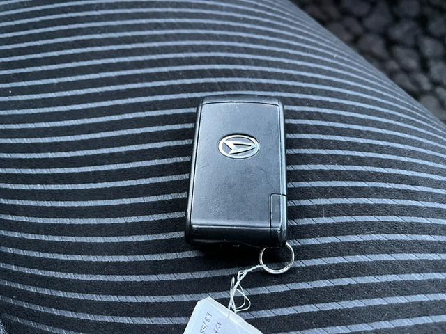 タント カスタムRS 電動スライドドア HID スマートキー ベンチシート ターボ CVT 盗難防止システム ABS CD アルミホイール 衝突安全ボディ エアコン パワーステアリング パワーウィンドウ(7枚目)