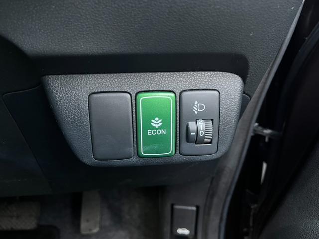 フィット 13G・スマートセレクション スマートキー CVT 盗難防止システム 衝突安全ボディ ABS CD ミュージックプレイヤー接続可 エアコン パワーステアリング パワーウィンドウ(5枚目)