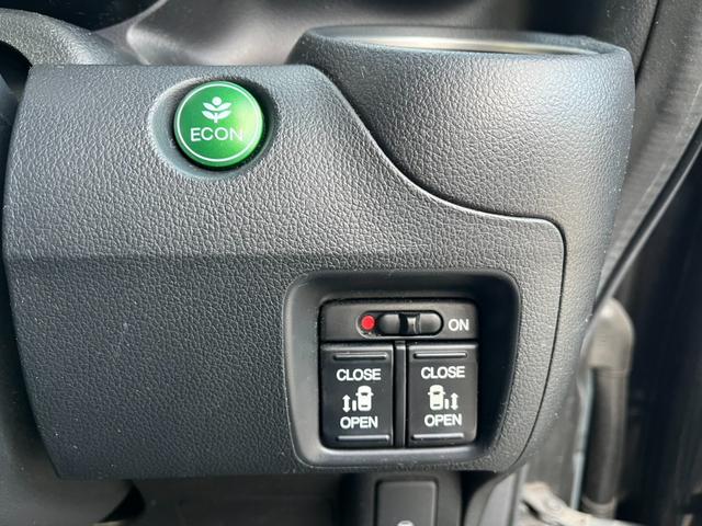 N-BOXカスタム G・ターボパッケージ 4WD バックカメラ 両側電動スライドドア ナビ TV オートクルーズコントロール オートライト HID スマートキー アイドリングストップ ベンチシート CVT 盗難防止システム ABS ESC(5枚目)