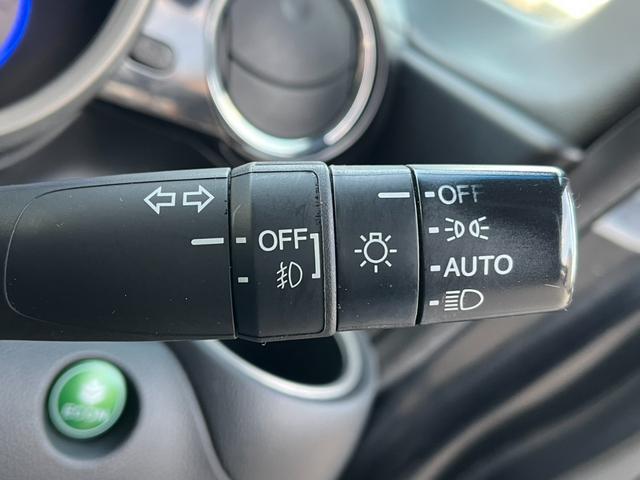 N-BOXカスタム G・ターボパッケージ 4WD バックカメラ 両側電動スライドドア ナビ TV オートクルーズコントロール オートライト HID スマートキー アイドリングストップ ベンチシート CVT 盗難防止システム ABS ESC(8枚目)