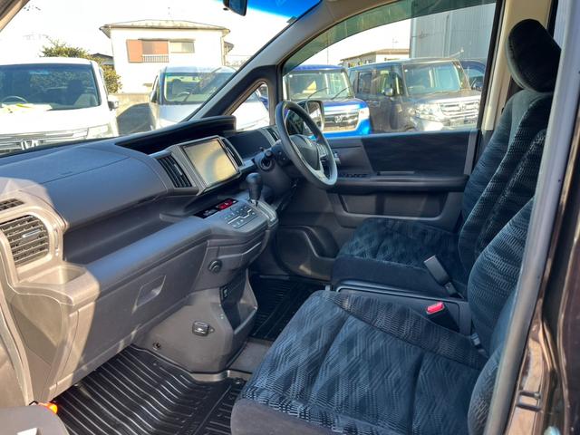 ステップワゴン G コンフォートセレクション ETC バックカメラ ナビ TV オートクルーズコントロール 両側電動スライドドア オートライト HID スマートキー アイドリングストップ 後席モニター 3列シート CVT アルミホイール CD(10枚目)