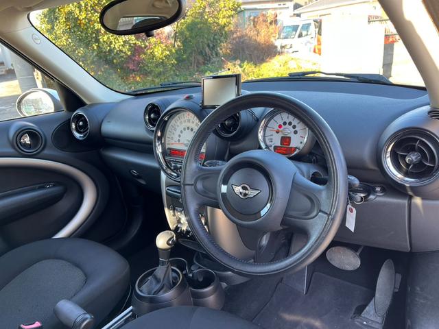 MINI クーパー クロスオーバー ナビ TV アルミホイール オートライト キーレスエントリー AT 盗難防止システム ABS ESC CD エアコン パワーステアリング パワーウィンドウ(6枚目)