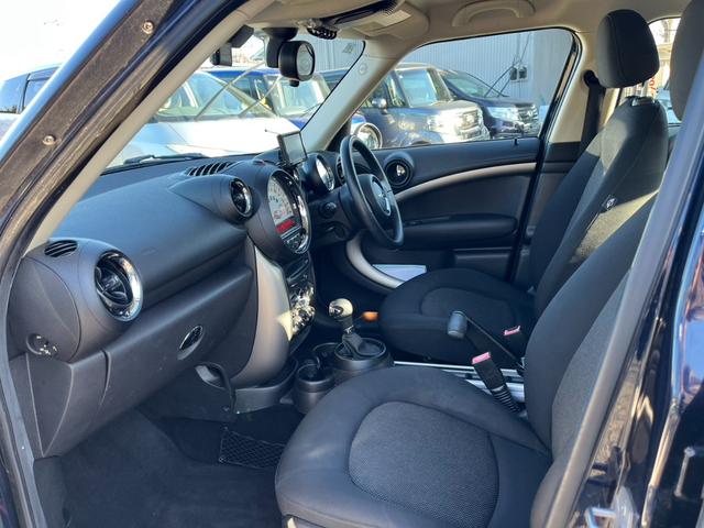 MINI クーパー クロスオーバー ナビ TV アルミホイール オートライト キーレスエントリー AT 盗難防止システム ABS ESC CD エアコン パワーステアリング パワーウィンドウ(8枚目)