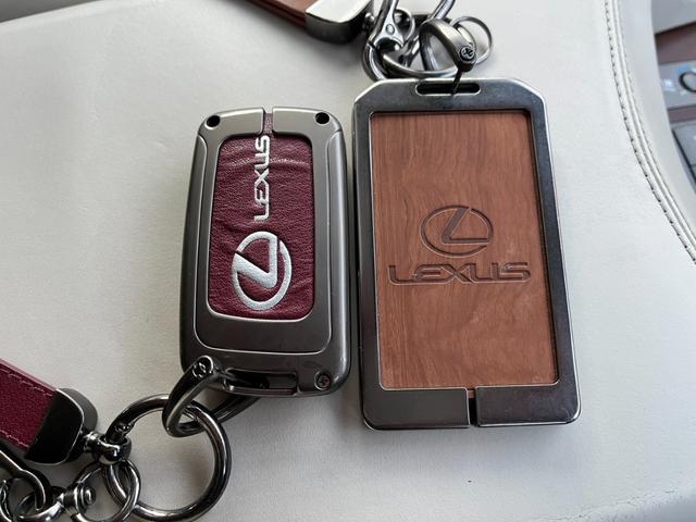 ＬＳ ＬＳ６００ｈＬ　バージョンＵＺ　４ＷＤ　クリアランスソナー　オートクルーズコントロール　衝突被害軽減システム　バックカメラ　アルミホイール　ＬＥＤヘッドランプ　ヘッドライトウォッシャー　サンルーフ　ＣＶＴ（8枚目）