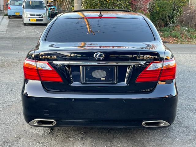 ＬＳ ＬＳ６００ｈＬ　バージョンＵＺ　４ＷＤ　クリアランスソナー　オートクルーズコントロール　衝突被害軽減システム　バックカメラ　アルミホイール　ＬＥＤヘッドランプ　ヘッドライトウォッシャー　サンルーフ　ＣＶＴ（18枚目）