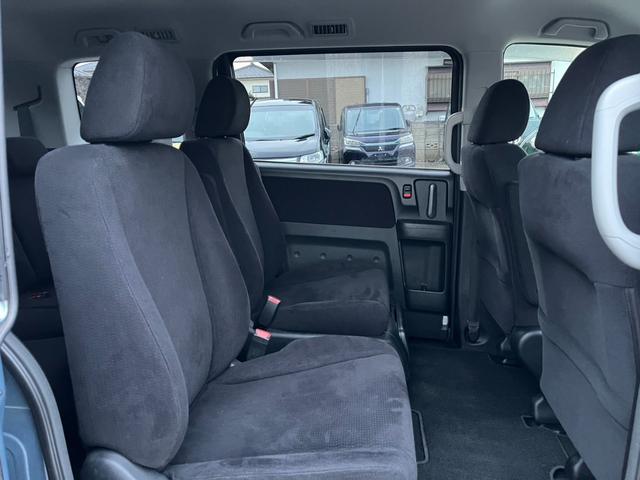 ステップワゴン Ｇ　福祉車輌　バックカメラ　ナビ　ＴＶ　両側電動スライドドア　キーレスエントリー　３列シート　ＡＴ　アルミホイール　ＣＤ　盗難防止システム　衝突安全ボディ　ＡＢＳ　エアコン　パワーステアリング（11枚目）