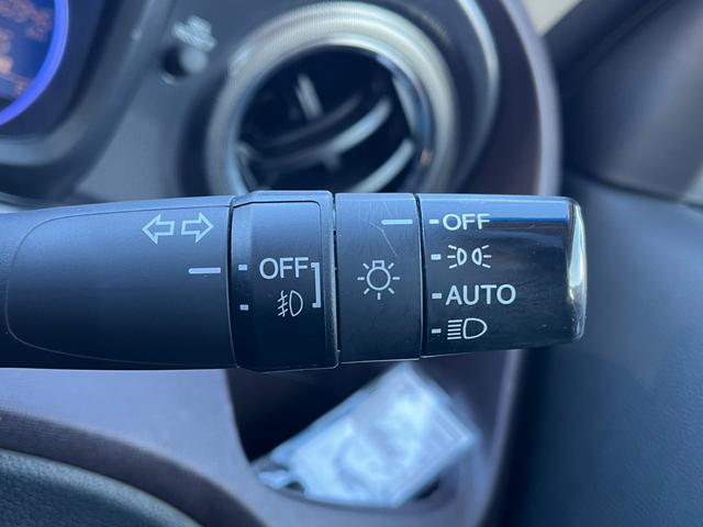 Ｎ－ＯＮＥ プレミアム　ツアラー　バックカメラ　ナビ　ＴＶ　衝突被害軽減システム　オートライト　ＨＩＤ　アイドリングストップ　ベンチシート　ＣＶＴ　盗難防止システム　ＡＢＳ　ＥＳＣ　ＣＤ　ＵＳＢ　ミュージックプレイヤー接続可（7枚目）