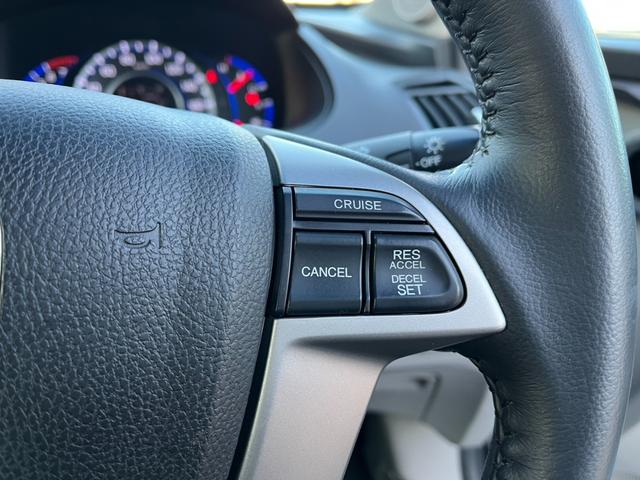 オデッセイ L ETC 全周囲カメラ ナビ オートクルーズコントロール オートライト HID スマートキー 3列シート CVT アルミホイール 盗難防止システム 衝突安全ボディ ABS ESC エアコン(7枚目)