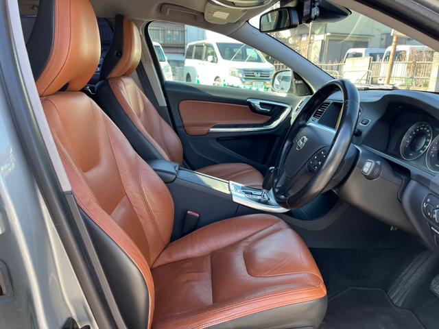 Ｖ６０ Ｔ４　バックカメラ　ナビ　ＴＶ　クリアランスソナー　アルミホイール　シートヒーター　ＡＴ　ＵＳＢ　ミュージックプレイヤー接続可　Ｂｌｕｅｔｏｏｔｈ　エアコン　パワーウィンドウ（10枚目）