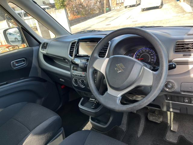 ソリオ Ｇリミテッド　バックカメラ　ナビ　ＴＶ　両側スライド・片側電動　スマートキー　ＣＶＴ　ＣＤ　ＵＳＢ　Ｂｌｕｅｔｏｏｔｈ　盗難防止システム　衝突安全ボディ　ＡＢＳ　ＥＳＣ　エアコン　パワーステアリング（9枚目）