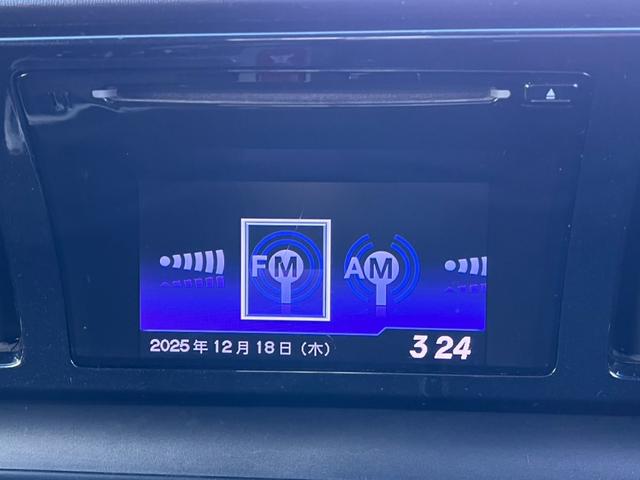 N-ONE ツアラー・Lパッケージ バックカメラ オートクルーズコントロール オートライト HID スマートキー アイドリングストップ ベンチシート CVT 盗難防止システム ABS ESC CD アルミホイール 衝突安全ボディ(3枚目)