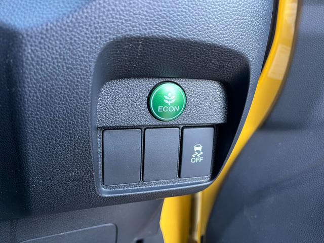 N-ONE ツアラー・Lパッケージ バックカメラ オートクルーズコントロール オートライト HID スマートキー アイドリングストップ ベンチシート CVT 盗難防止システム ABS ESC CD アルミホイール 衝突安全ボディ(5枚目)