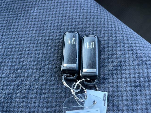 N-ONE ツアラー・Lパッケージ バックカメラ オートクルーズコントロール オートライト HID スマートキー アイドリングストップ ベンチシート CVT 盗難防止システム ABS ESC CD アルミホイール 衝突安全ボディ(25枚目)