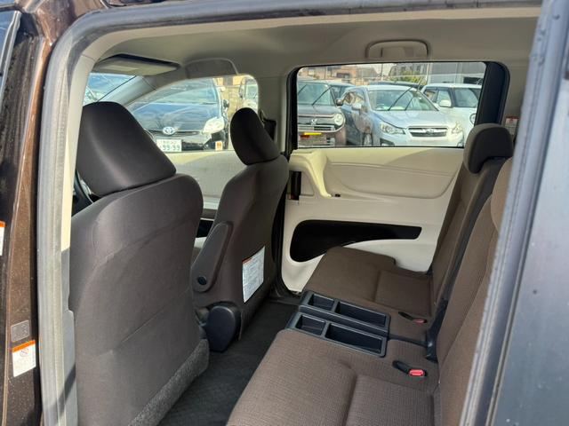 シエンタ ハイブリッドＧ　バックカメラ　ナビ　ＴＶ　衝突被害軽減システム　両側電動スライドドア　オートマチックハイビーム　オートライト　スマートキー　３列シート　ＣＶＴ　アルミホイール　Ｂｌｕｅｔｏｏｔｈ（28枚目）