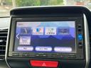 Ｎ－ＢＯＸカスタム Ｇ　ＳＳブラックスタイルパッケージ　４ＷＤ　ＥＴＣ　バックカメラ　両側電動スライドドア　ナビ　ＴＶ　衝突被害軽減システム　オートライト　ＨＩＤ　スマートキー　アイドリングストップ　電動格納ミラー　シートヒーター　ベンチシート　ＣＶＴ（7枚目）