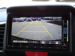 バックカメラも付いています。駐車の時に便利なのはもちろんの事、後方死角にいる子供たちに気が付くことができるので安心安全ですね 4