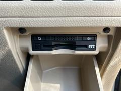 今では必需品のＥＴＣも付いております。高速道路での出入りもスムーズ。渋滞緩和にもなりエコにも繋がります。 7